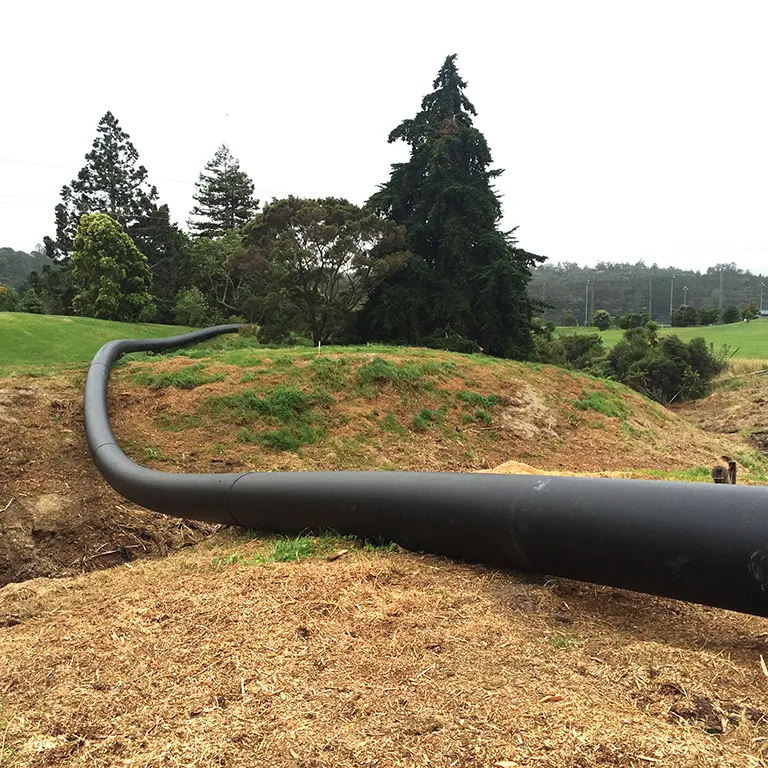 Humes Iplex PE Piep being laid 2