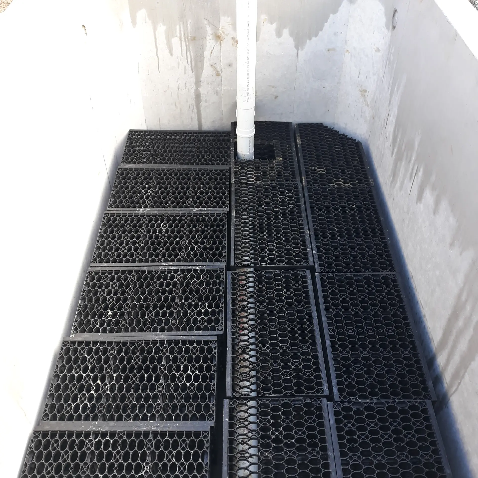 Humes rain garden surround with interior filters